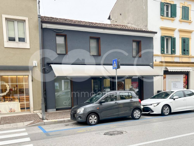 Locale commerciale in affitto a Monfalcone