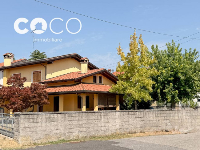 Villa in vendita a Sagrado