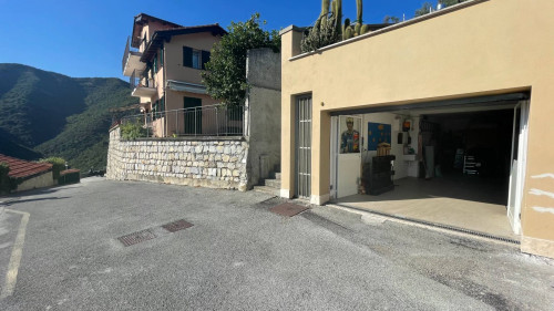 Garage for Sale to Avegno