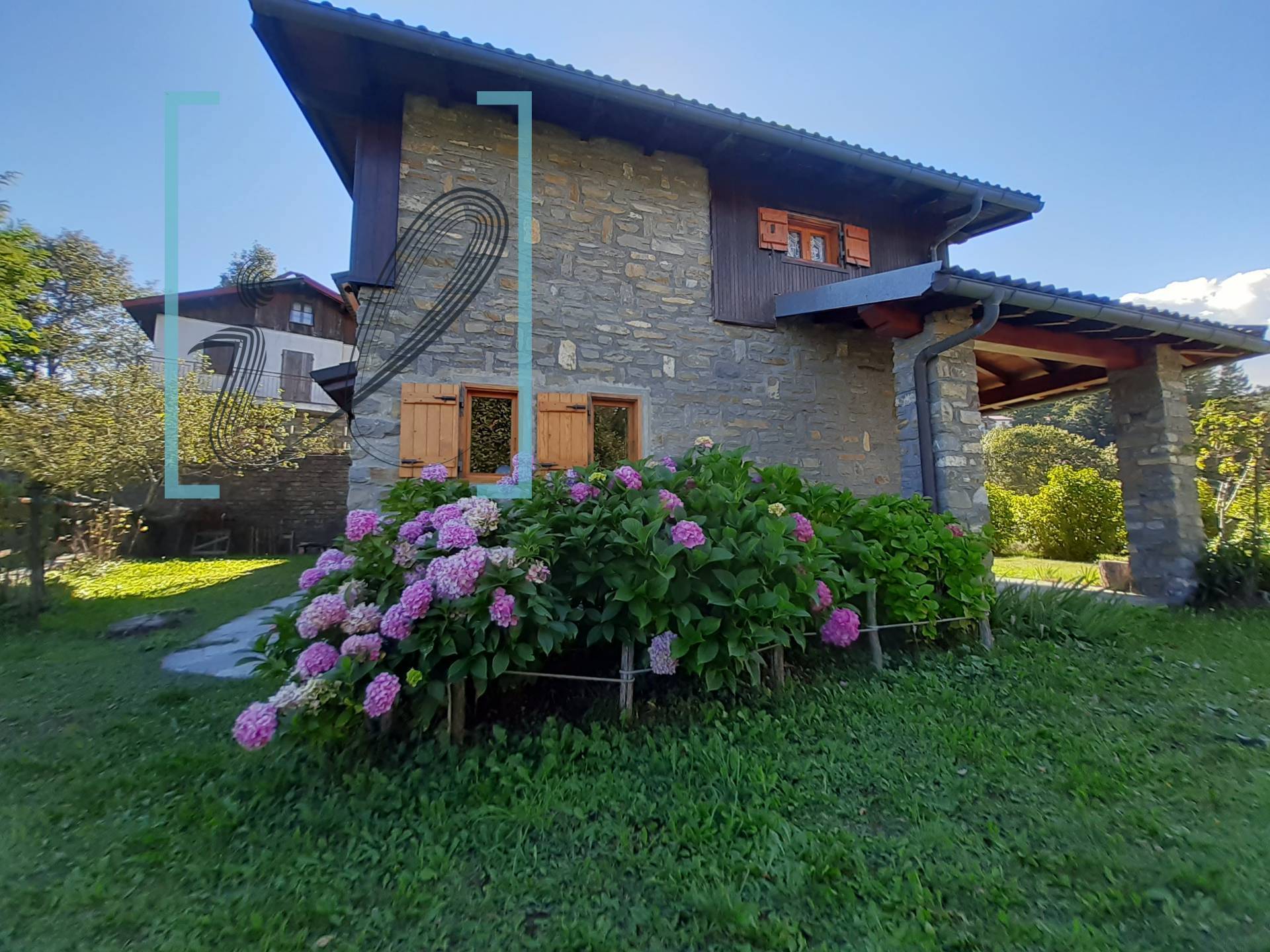 Villa Unifamiliare - Indipendente MENDATICA vendita  San Bernardo di Mendatica  Immobiliare Liguria