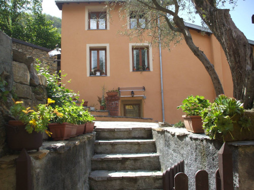 Rustico in Vendita a Borghetto d'Arroscia