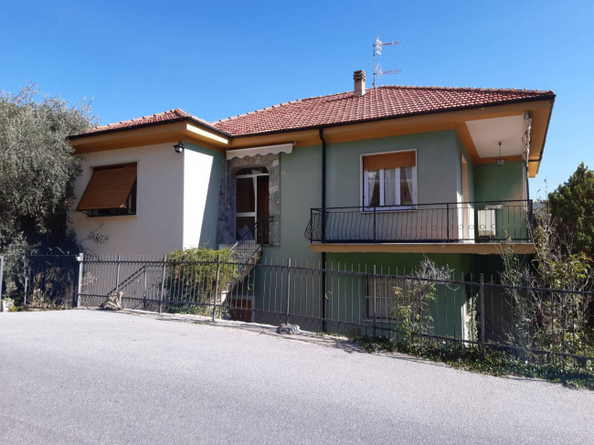 Casa singola in Vendita a Caravonica
