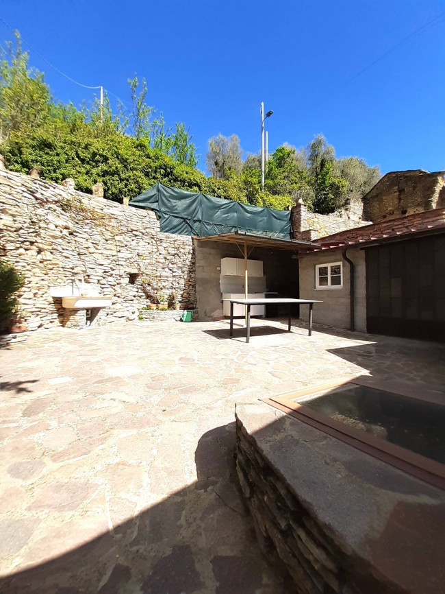 Rustico in vendita a Pieve di Teco