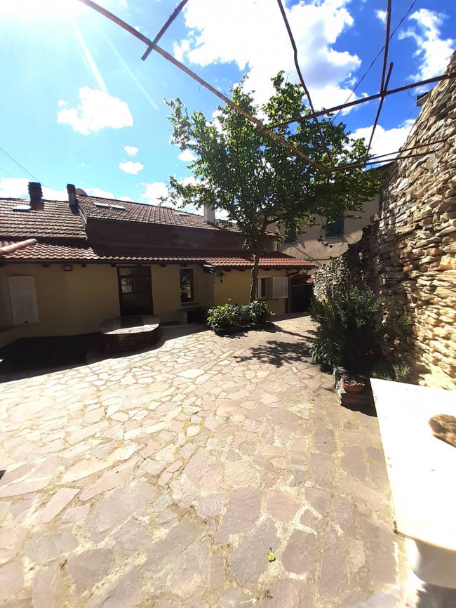 Rustico in vendita a Pieve di Teco