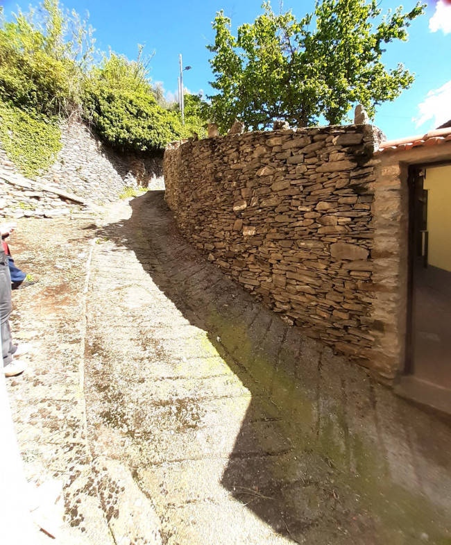 Rustico in vendita a Pieve di Teco