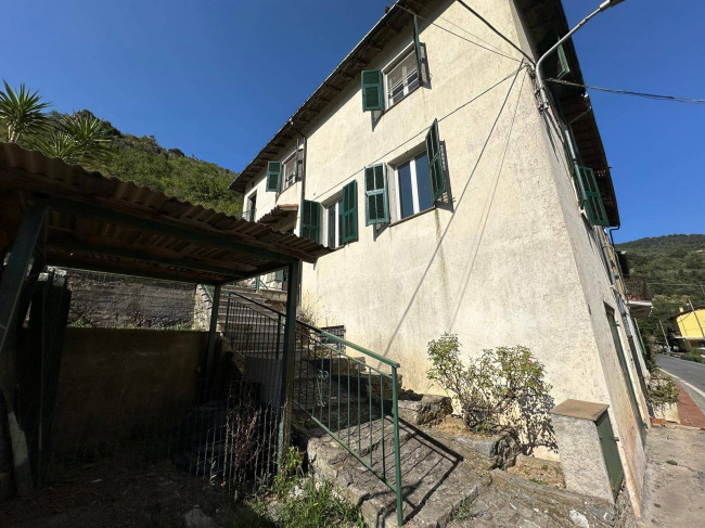 Rustico in Vendita a Castelbianco