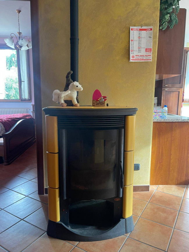  zu verkauf in Vessalico