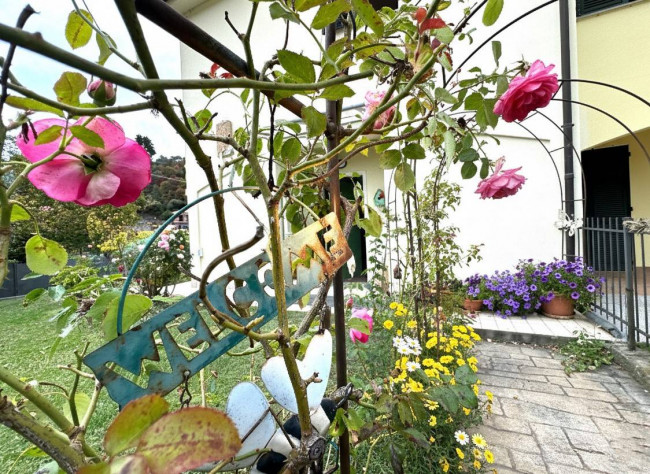 Villa a schiera di testa in vendita a Ortovero