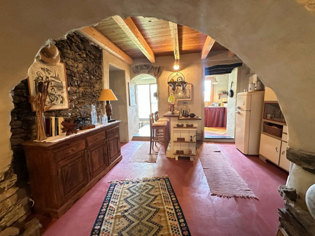Rustico in Vendita a Arnasco