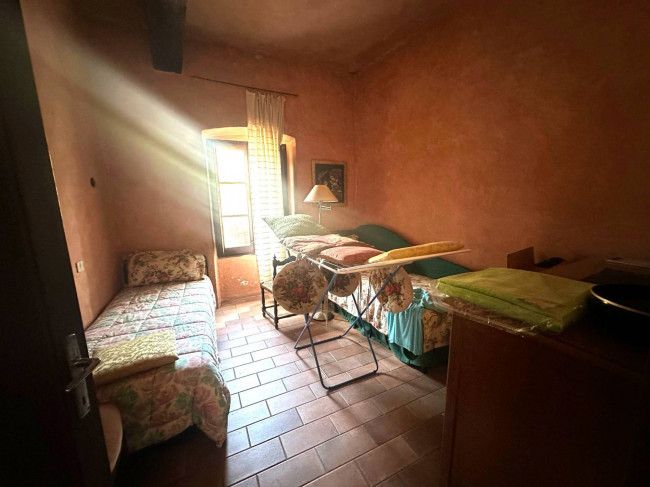 Rustico in vendita a Castelvecchio di Rocca Barbena