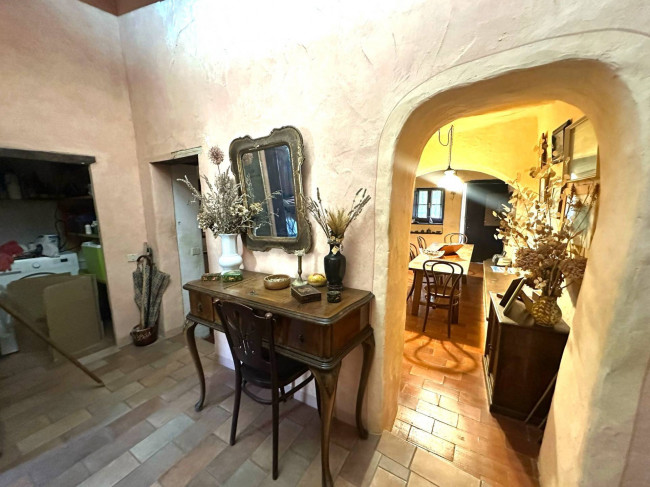 Rustico in vendita a Castelvecchio di Rocca Barbena