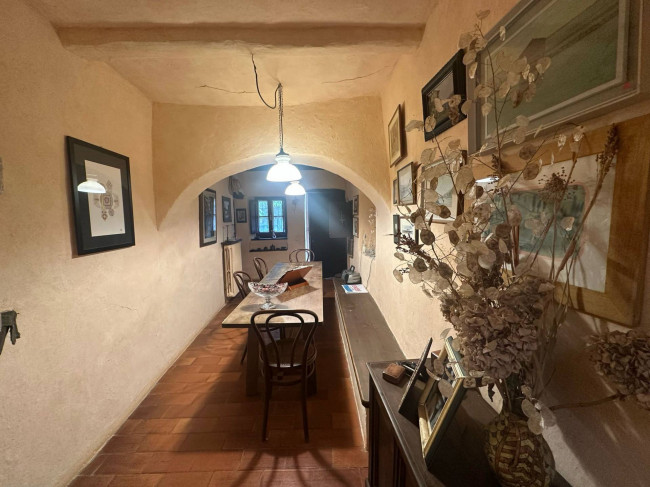 Rustico in vendita a Castelvecchio di Rocca Barbena