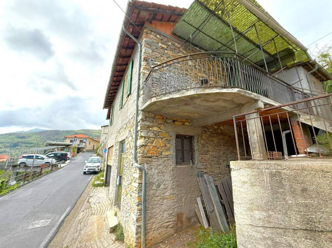Rustico in vendita a Borghetto d'Arroscia