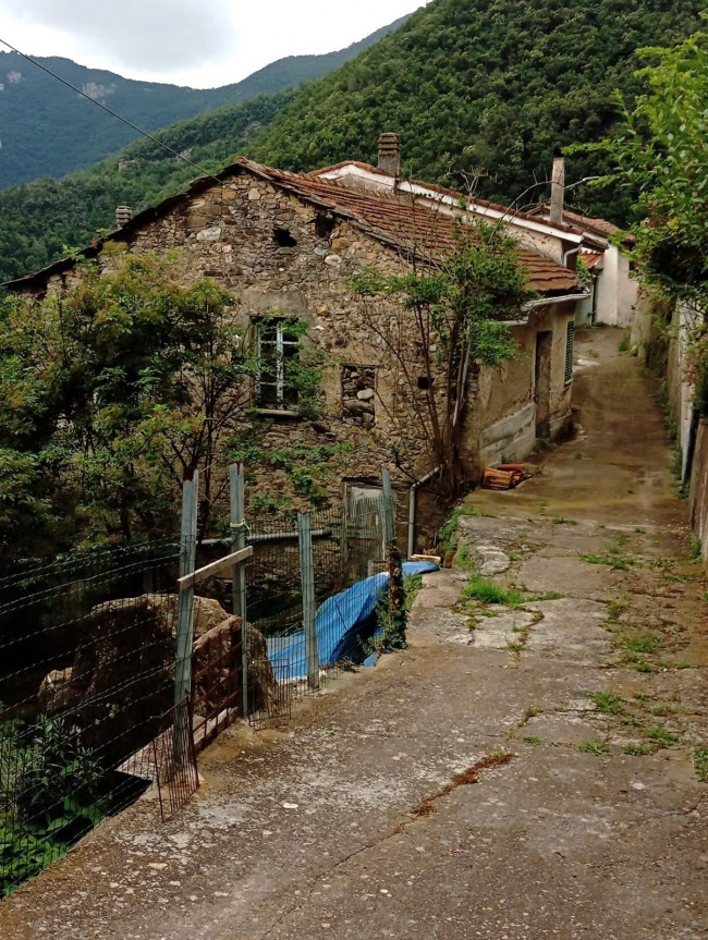  à vente à Garessio