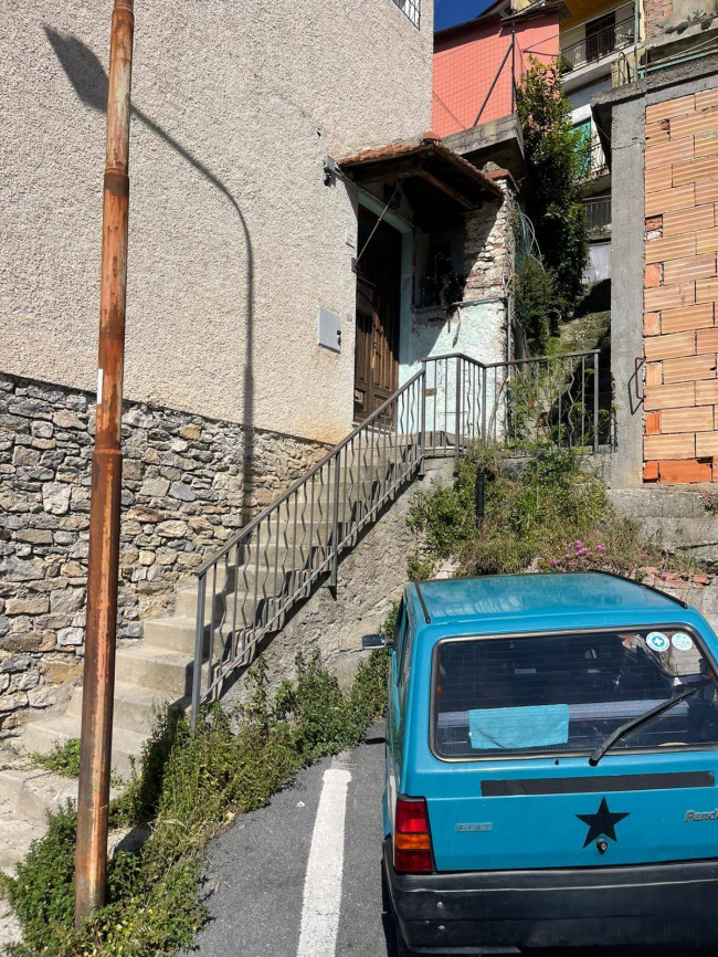  zu verkauf in Cosio d'Arroscia