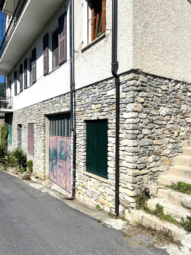  zu verkauf in Cosio d'Arroscia