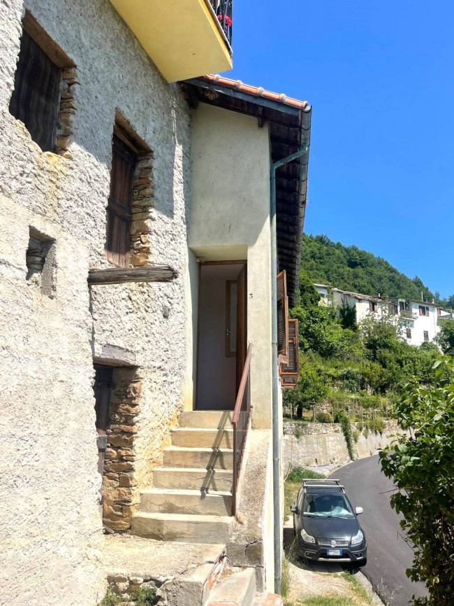 Casa singola in vendita a Pieve di Teco
