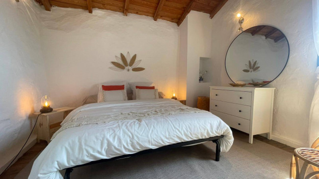  zu verkauf in Borghetto d'Arroscia
