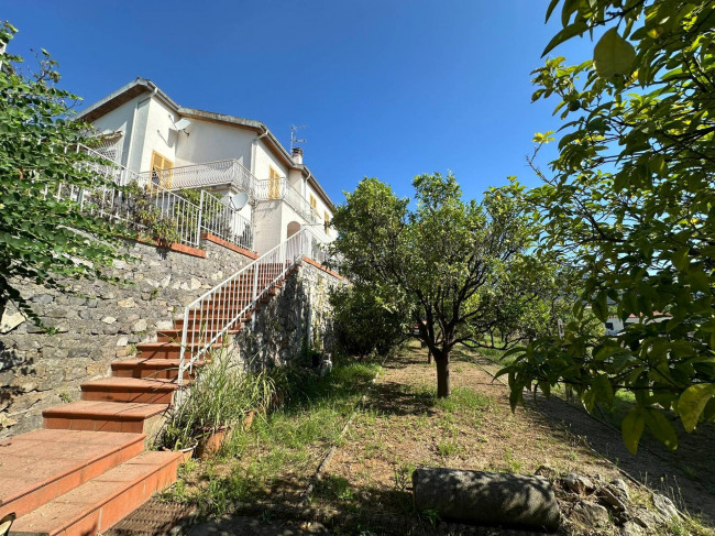 Villa Bifamiliare in Vendita a Boissano