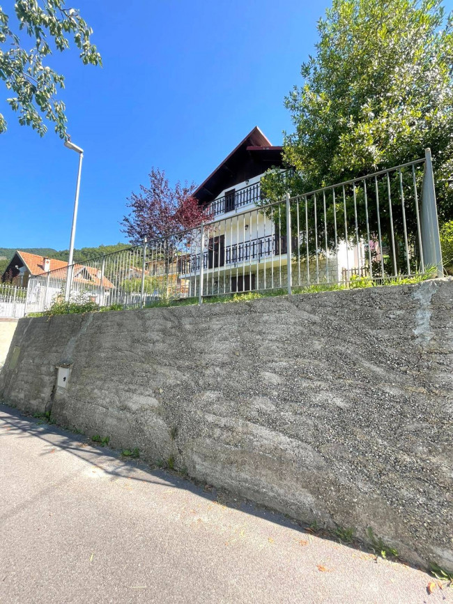 Villa in vendita a Pornassio