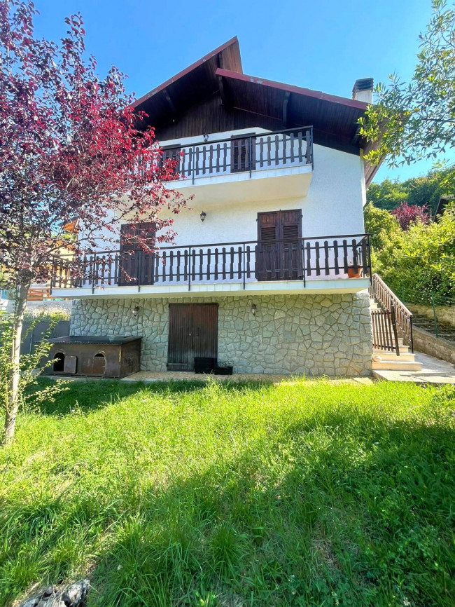 Villa in vendita a Pornassio
