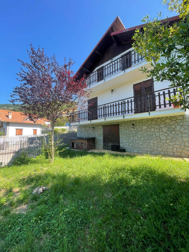 Villa in vendita a Pornassio