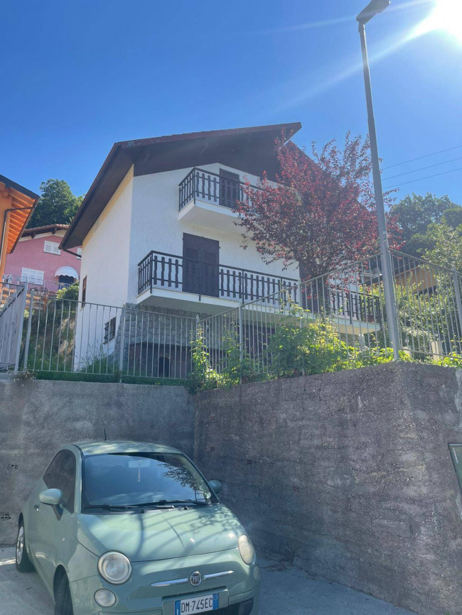Villa in vendita a Pornassio