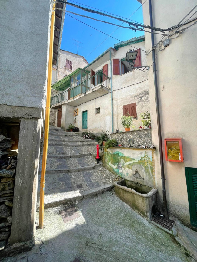 Rustico in vendita a Cosio d'Arroscia