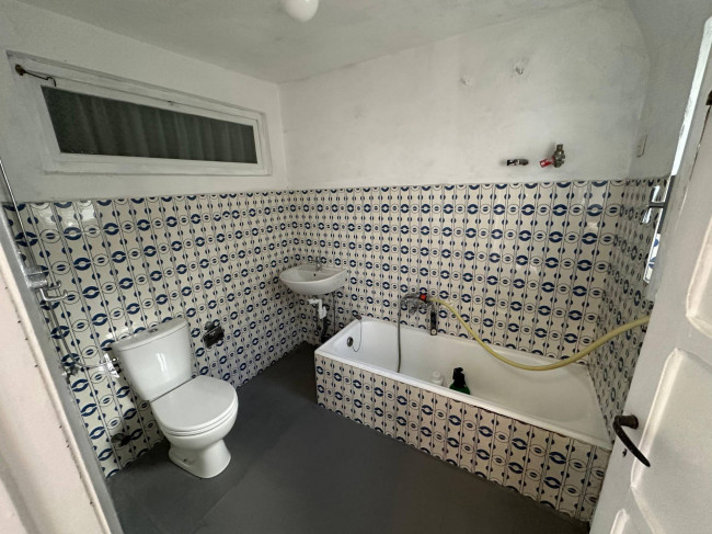  zu verkauf in Castelvecchio di Rocca Barbena