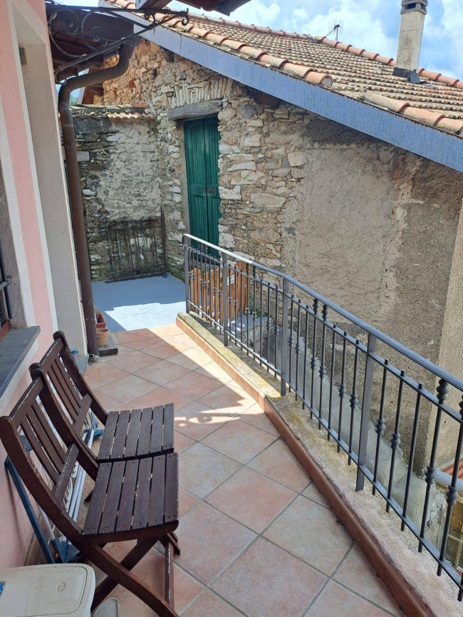  zu verkauf in Castelvecchio di Rocca Barbena