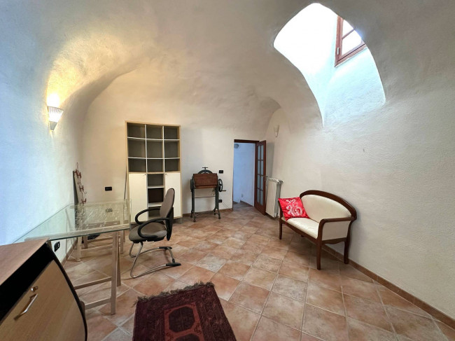  zu verkauf in Castelvecchio di Rocca Barbena