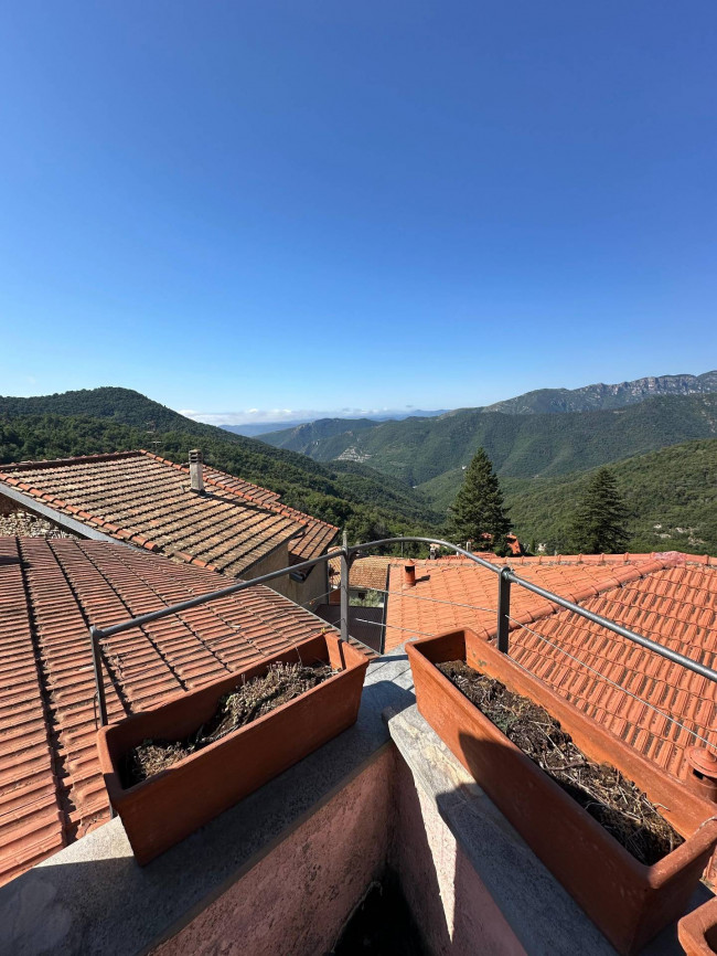  zu verkauf in Castelvecchio di Rocca Barbena