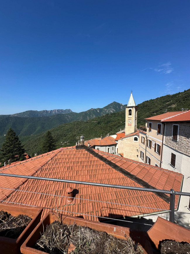  zu verkauf in Castelvecchio di Rocca Barbena