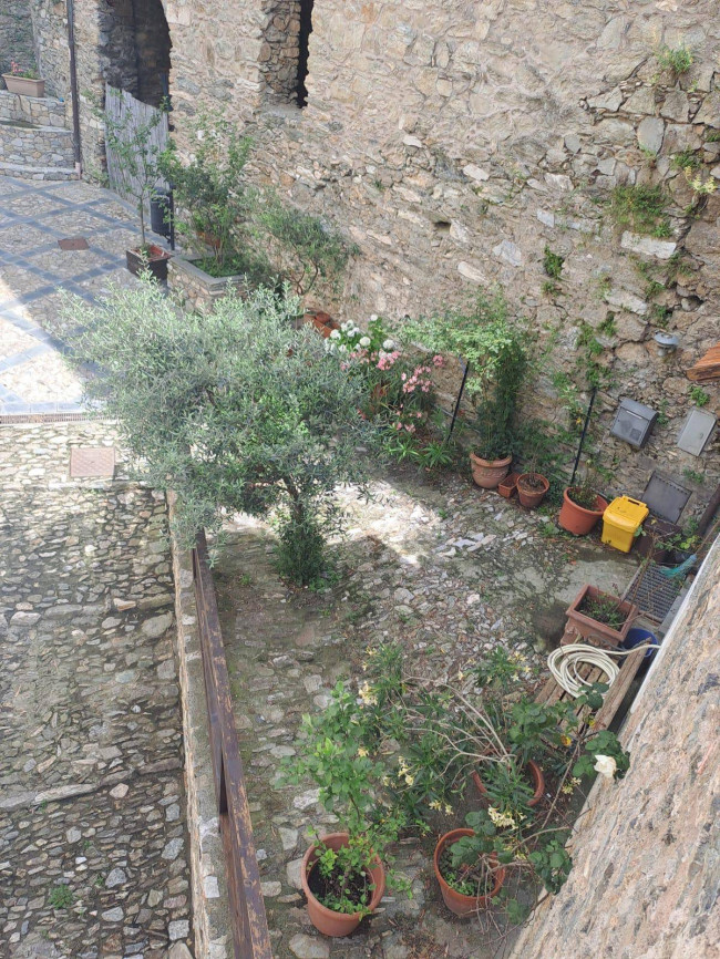  zu verkauf in Castelvecchio di Rocca Barbena