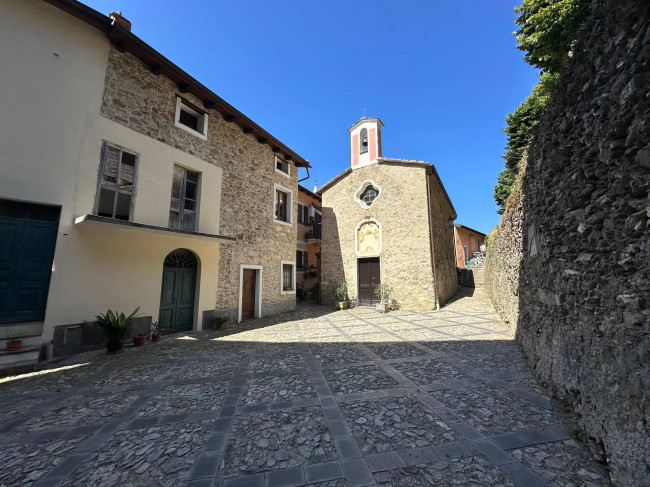  zu verkauf in Castelvecchio di Rocca Barbena