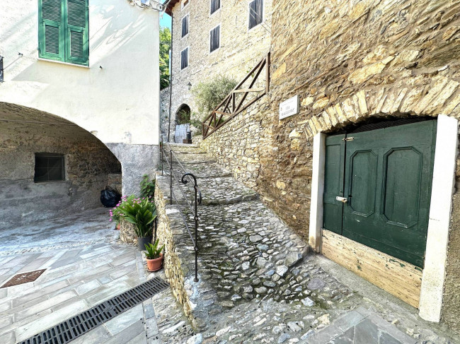  zu verkauf in Castelvecchio di Rocca Barbena