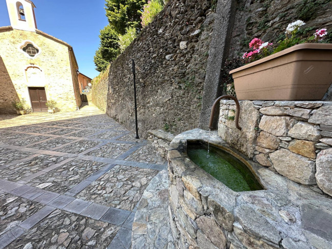 zu verkauf in Castelvecchio di Rocca Barbena