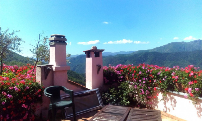  zu verkauf in Castelvecchio di Rocca Barbena