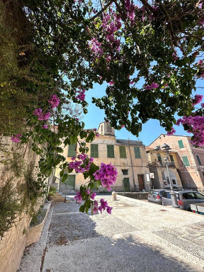  zu verkauf in Albenga