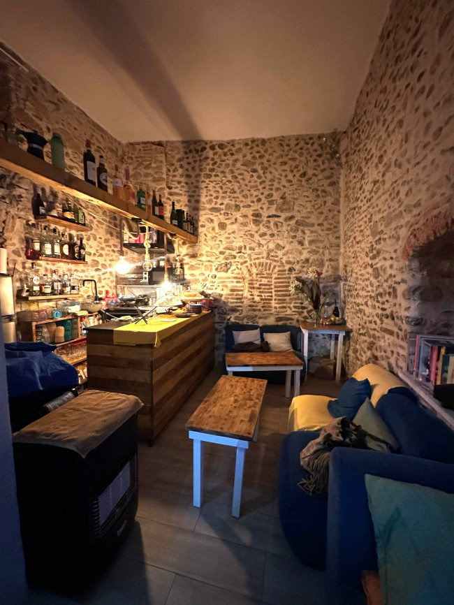 Attività commerciale in vendita a Albenga