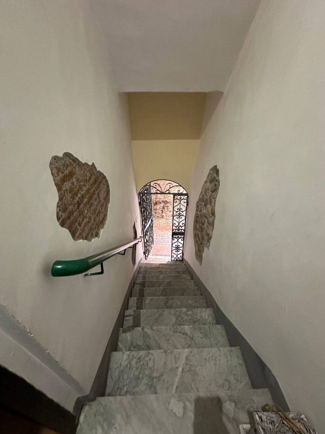 Attività commerciale in vendita a Albenga