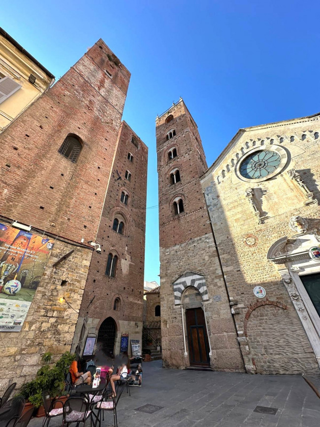 Attività commerciale in vendita a Albenga