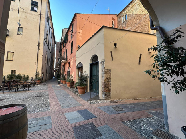  zu verkauf in Albenga