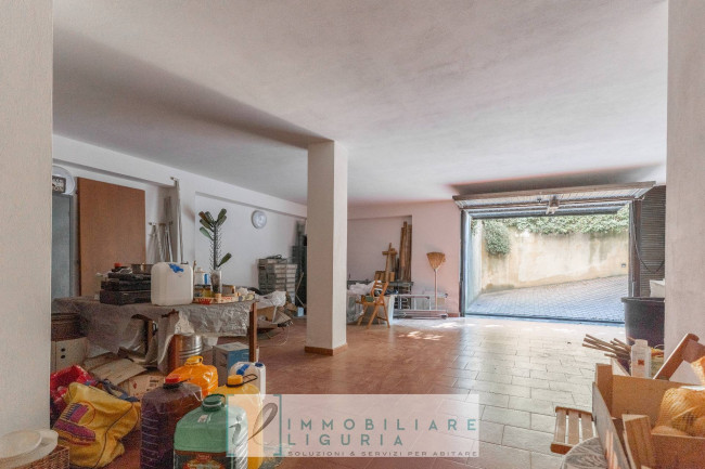 Villa in vendita a Cisano sul Neva