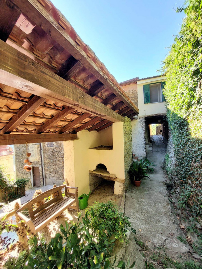 Rustico in vendita a Borghetto d'Arroscia