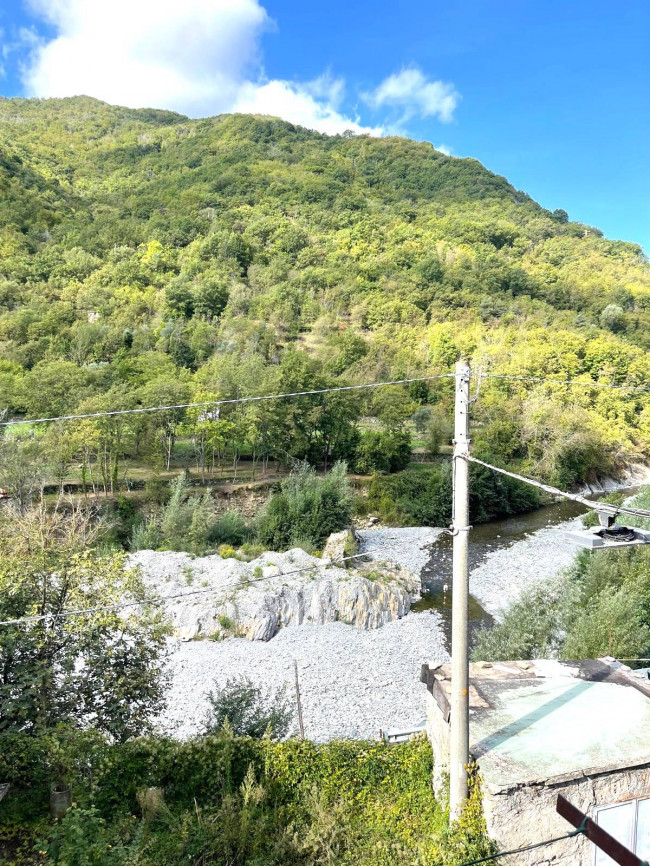 Rustico in vendita a Pieve di Teco