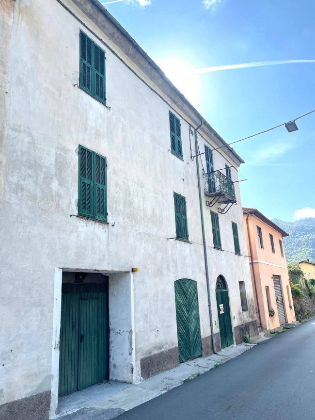 Rustico in vendita a Pieve di Teco
