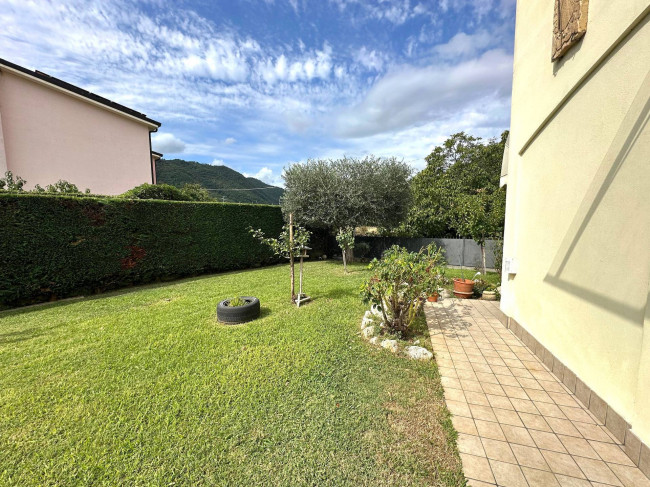 Villa a schiera di testa in vendita a Ortovero