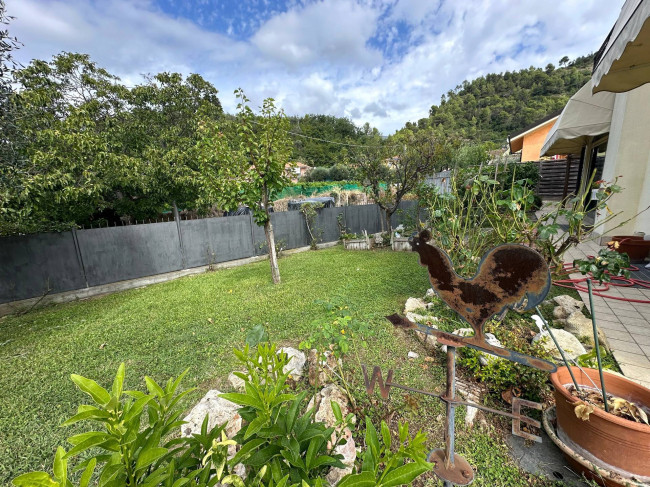 Villa a schiera di testa in vendita a Ortovero