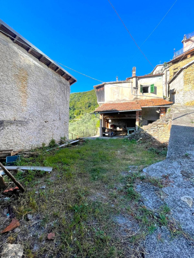 Rustico in vendita a Pieve di Teco